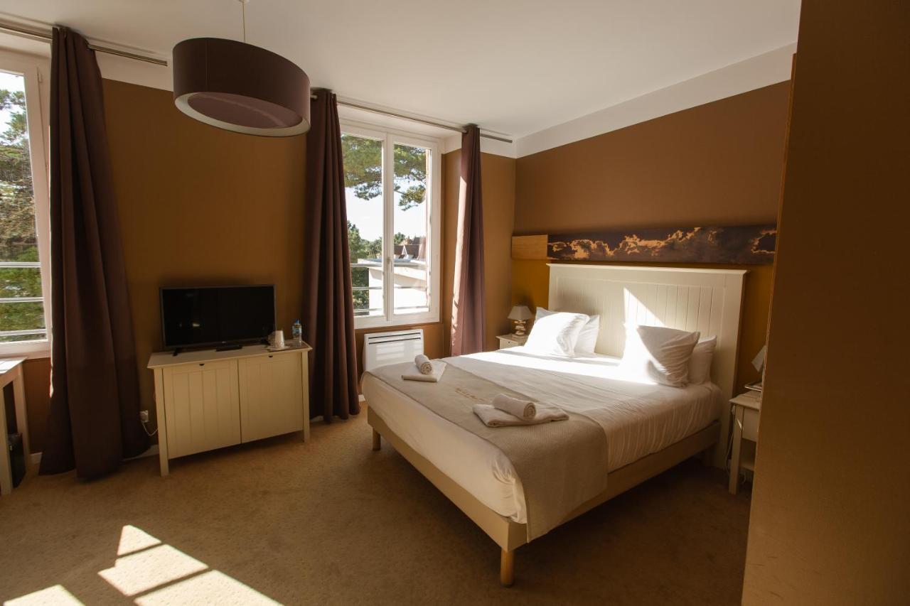 De La - Hotel 3*