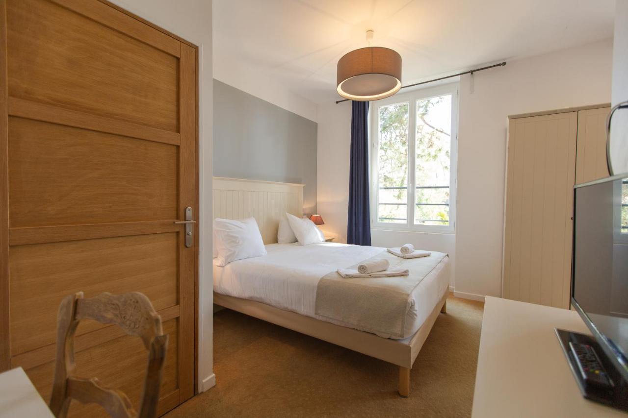 De La - Hotel 3*