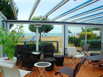 De La - Hotel