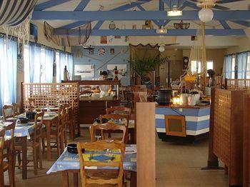 Hotel De La -