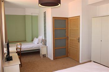 Hotel De La -