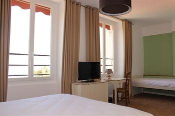 De La - Hotel 3*