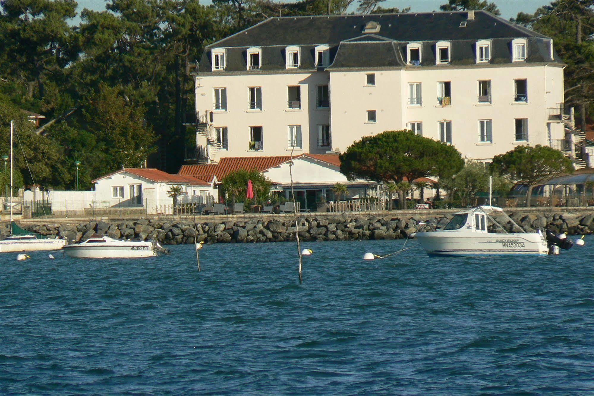 De La - Hotel
